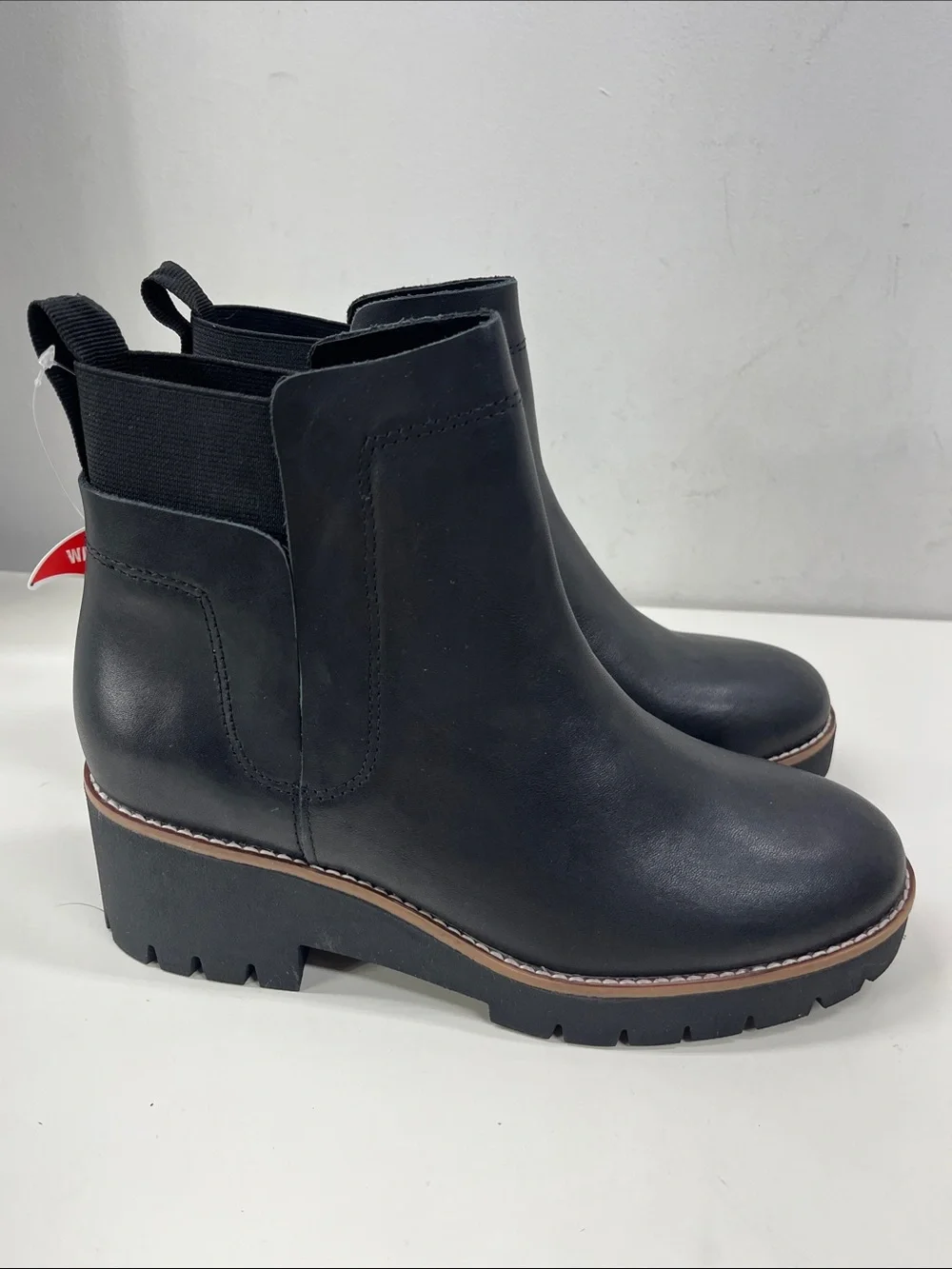 NWT Blondo Women's Danika Waterproof Boot in Black Leather Size 8